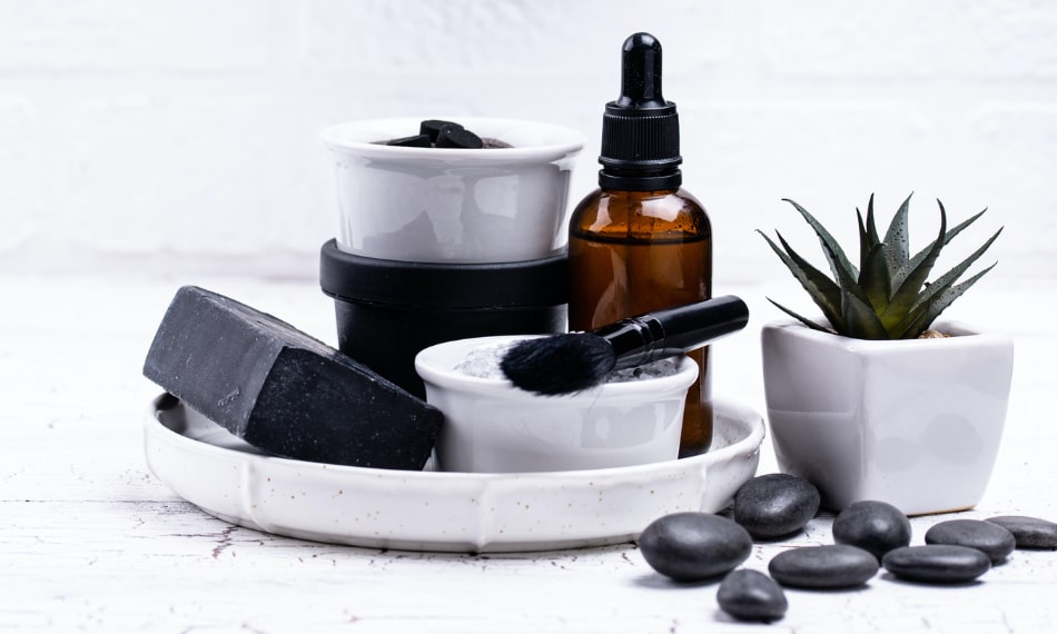 THE BENEFITS OF ACTIVATED CHARCOAL FOR YOUR SKIN